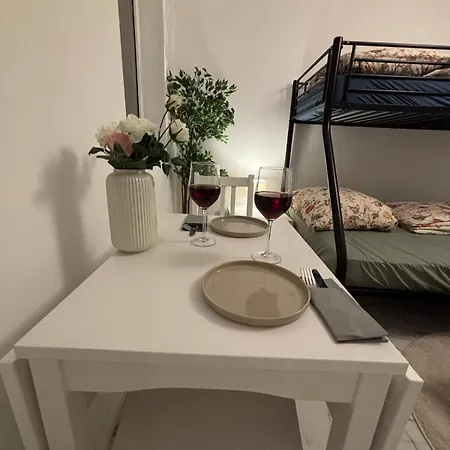 Cologne 20 Min Tram 1 Min, Niederdorla