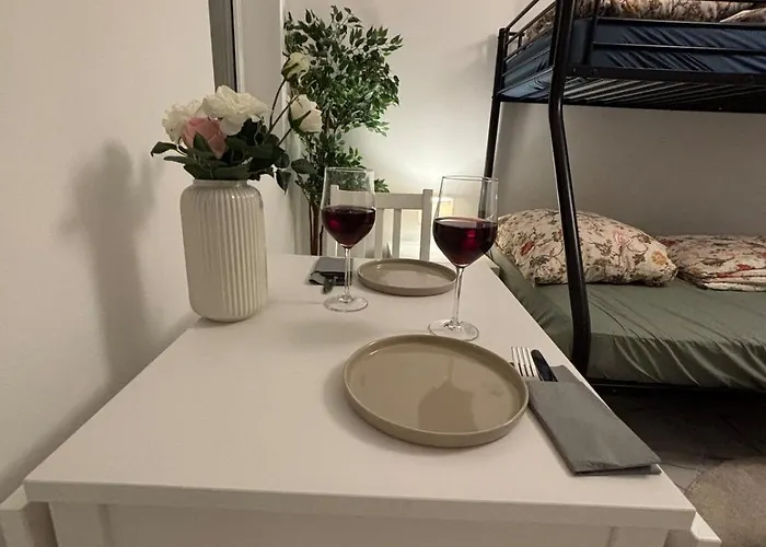 Cologne 20 Min Tram 1 Min, Niederdorla