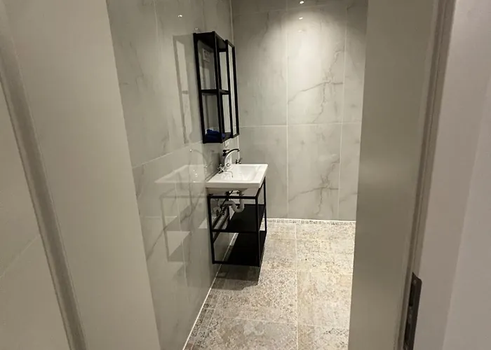 Cologne 20 Min Tram 1 Min, Appartement